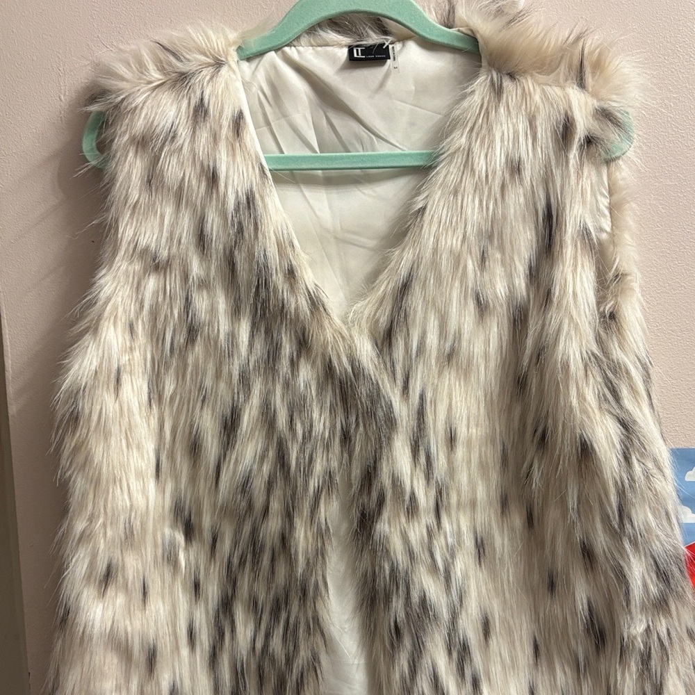 Faux Fur Vest in Cream and Black